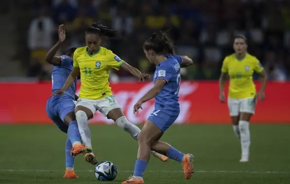 Copa do Mundo Feminina: Brasil perde da França e estaciona nos três pontos no Grupo F