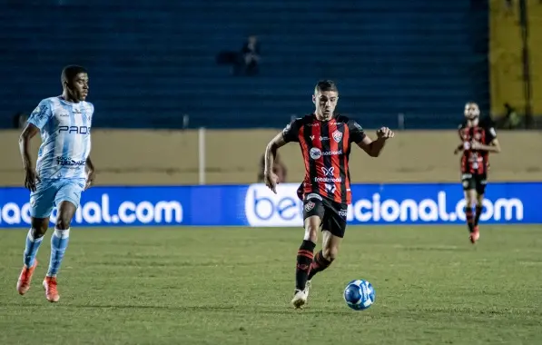 Vitória joga mal, perde para o Londrina e termina rodada na vice-liderança da Série B