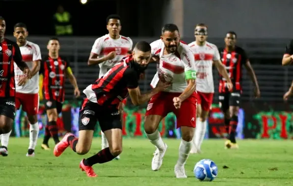 Goleada histórica: Vitória perde por 6 a 0 para o CRB no Estádio Rei Pelé