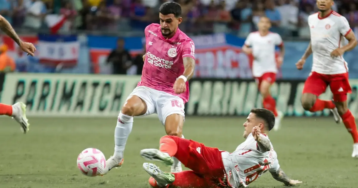 Bahia vence o Internacional e se afasta da zona de rebaixamento do Brasileirão