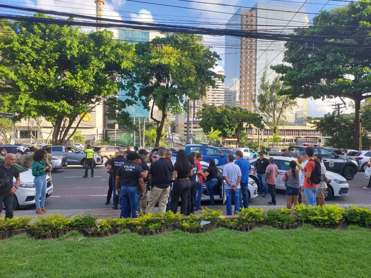 Taxista morre após ser esfaqueado em briga de trânsitono Itaigara