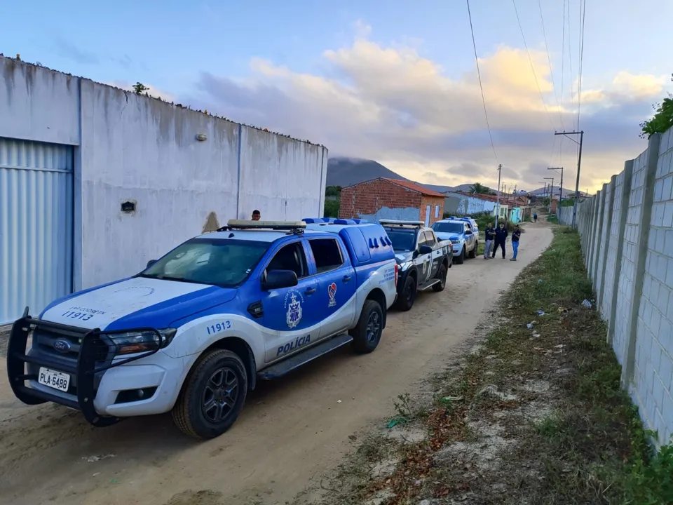 Procurados por três homicídios são presos em Juazeiro