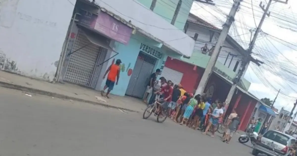 Jovem é assassinado na porta de casa em Feira de Santana