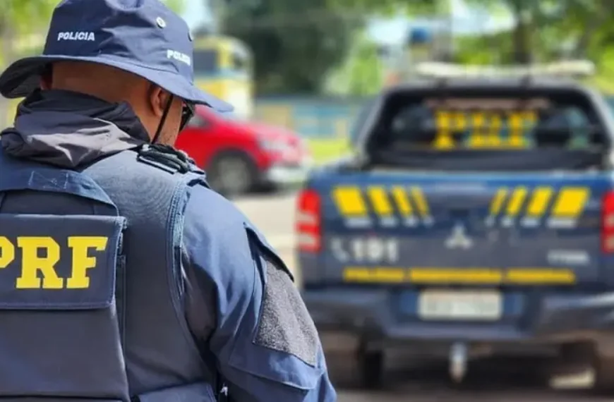 PRF apreende 130 kg de maconha no município de Jequié em veículo roubado no RJ