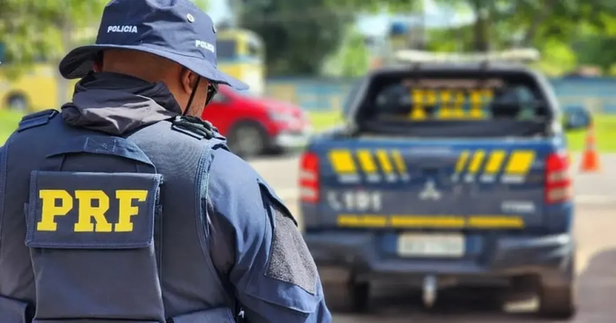 PRF apreende 130 kg de maconha no município de Jequié em veículo roubado no RJ