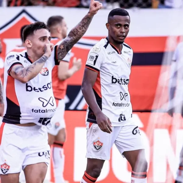 Com gol de Mosquito, Vitória vence o Juventude e respira na Série A