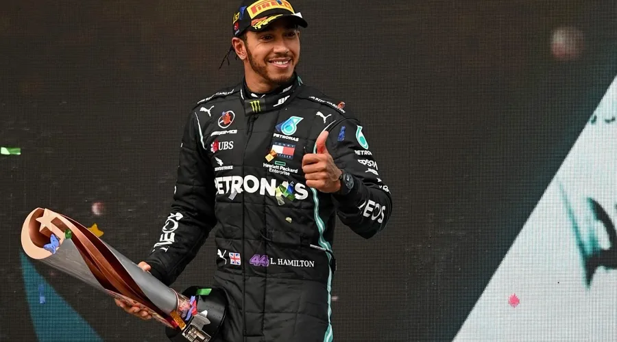 Lewis Hamilton desabafa sobre depressão: “Desde muito jovem”