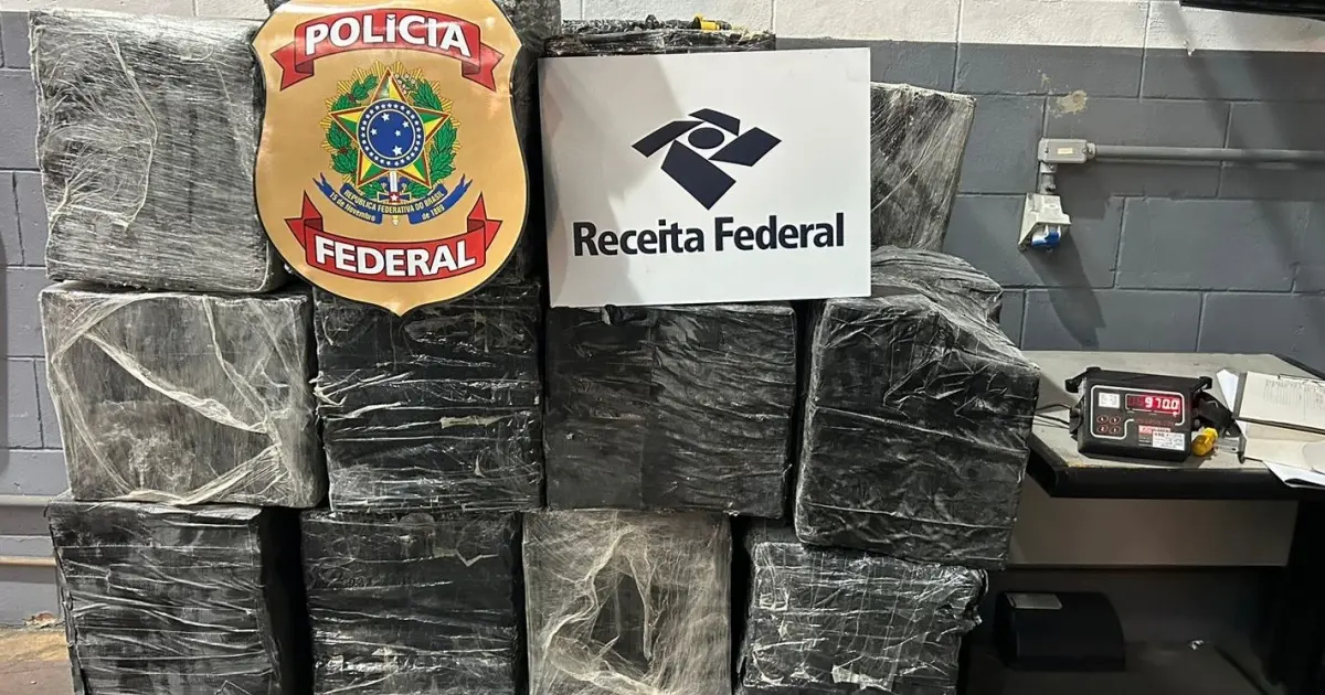 Polícia Federal e Receita Federal apreendem cerca de 1 tonelada de cocaína no porto de Salvador