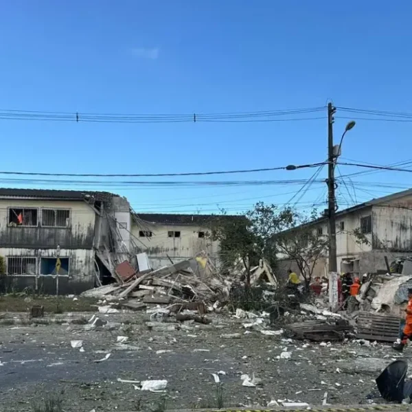 3 pessoas morrem após explosão causar desabamento de prédio