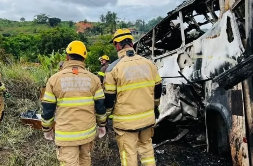 Sobe para 41 o número de mortos em acidente em MG, diz Polícia Civil