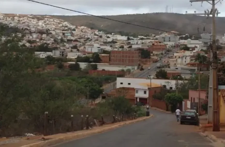 Família é feita refém e agredida durante assalto em Caetité: criminosos levam mais de R$ 200 mil