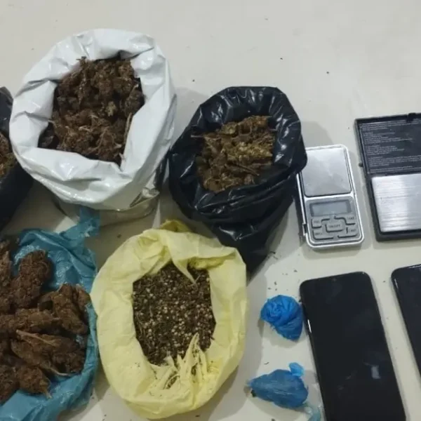 Suspeito com mandado de prisão em aberto é localizado com drogas no norte da Bahia