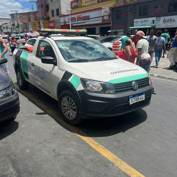 SMT Realiza Ação de Orientação no Trânsito na Avenida Lourival Batista