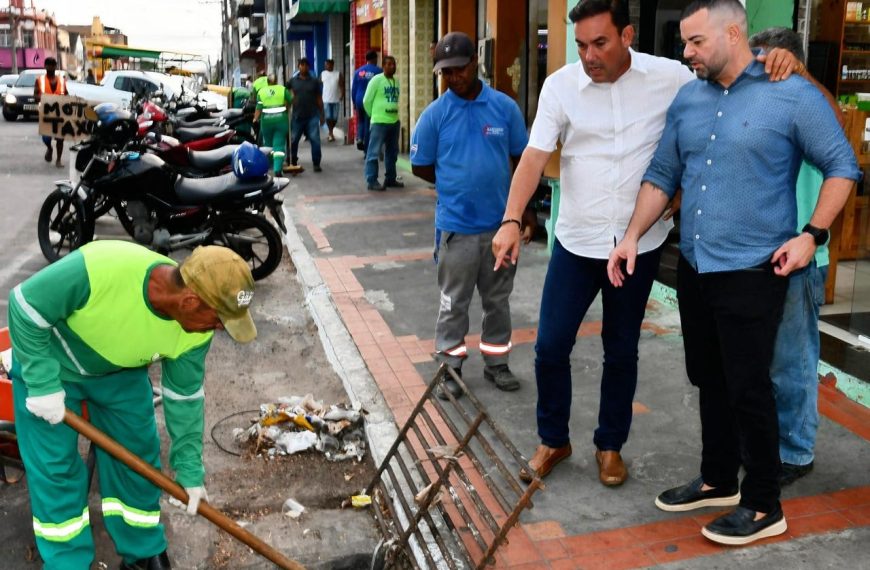 Prefeitura de Alagoinhas realiza limpeza para prevenir alagamentos no centro da cidade