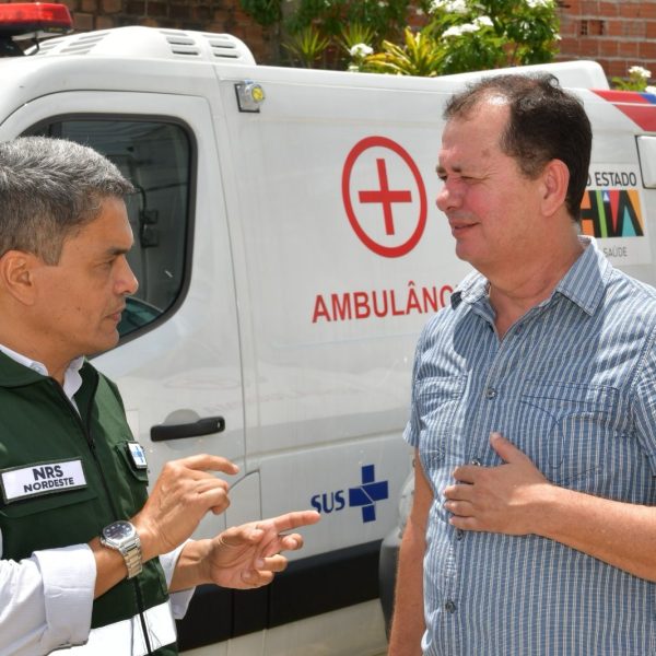 Alagoinhas recebe duas novas ambulâncias para reforçar o transporte de pacientes no município