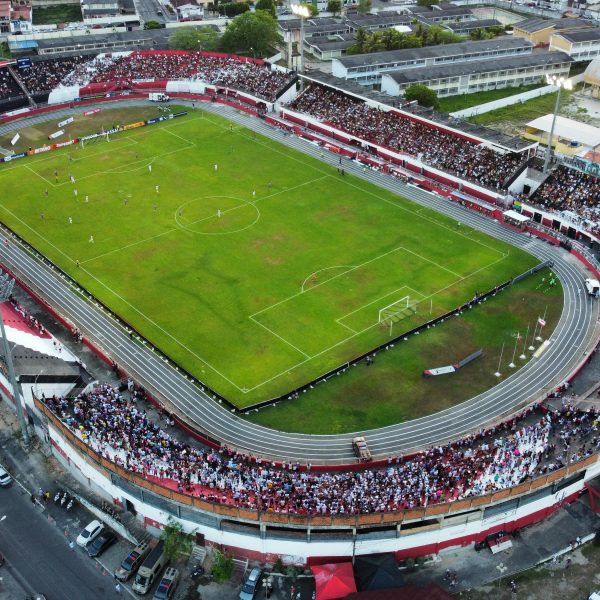 Prefeitura de Alagoinhas cadastra vendedores ambulantes para jogos do Campeonato Baiano no Carneirão