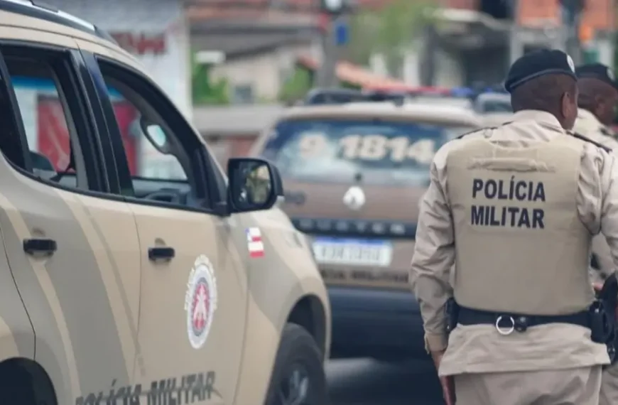 Viatura da Polícia Militar é atingida por tiros no Nordeste de Amaralina, em Salvador