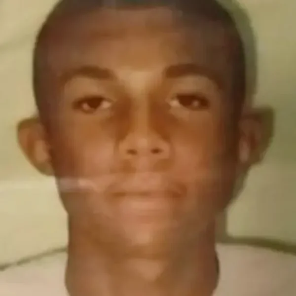 Jovem de 22 anos é morto a tiros