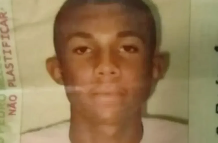 Jovem de 22 anos é morto a tiros