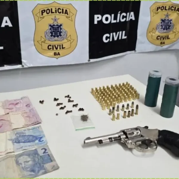 Homem é preso após entregar arma a uma adolescente de 15 anos em Amargosa