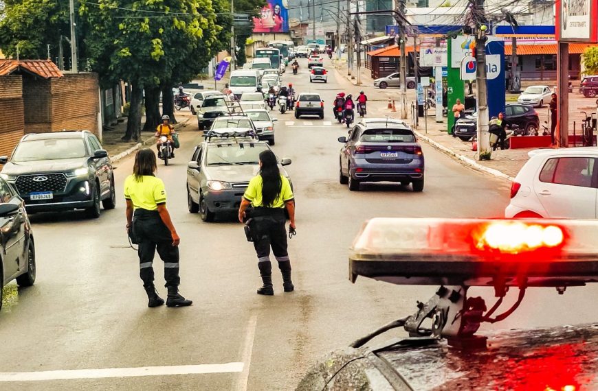 SMT orienta tráfego de veículos em vias mais movimentadas de Alagoinhas