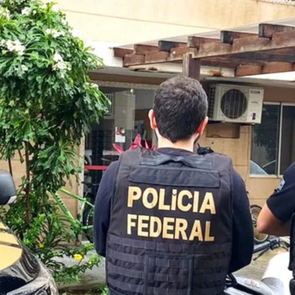 PF investiga esquema de diplomas falsos em 12 estados e no DF