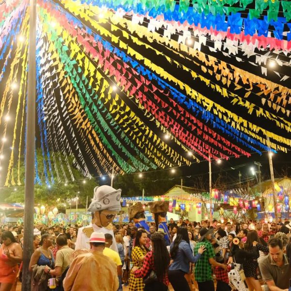 São João de Alagoinhas: primeira noite da Vila de Santo Antônio esquenta o clima na cidade