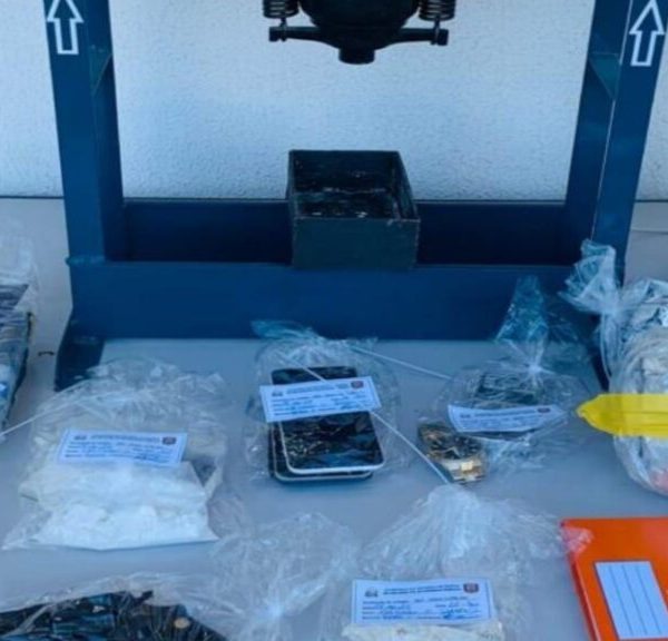 Polícia descobre laboratório de refino de drogas em residência no interior da Bahia