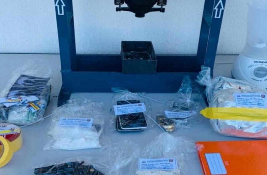 Polícia descobre laboratório de refino de drogas em residência no interior da Bahia