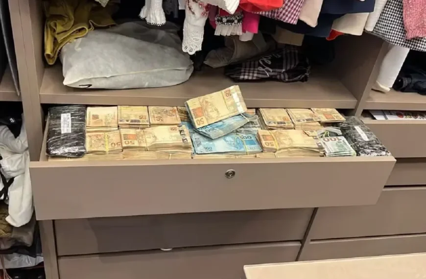 Dinheiro é encontrado em gavetas de casa de ex-prefeito na Bahia