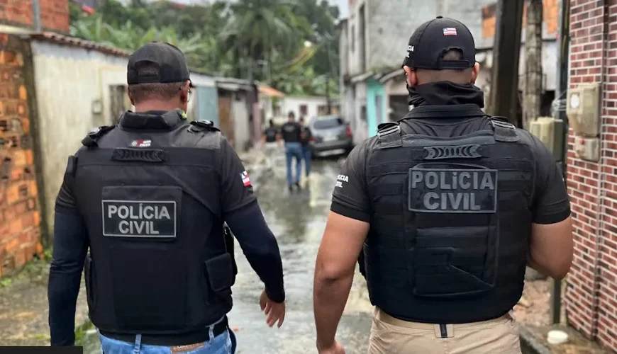 Suspeito de vender drogas em praia de Salvador é preso