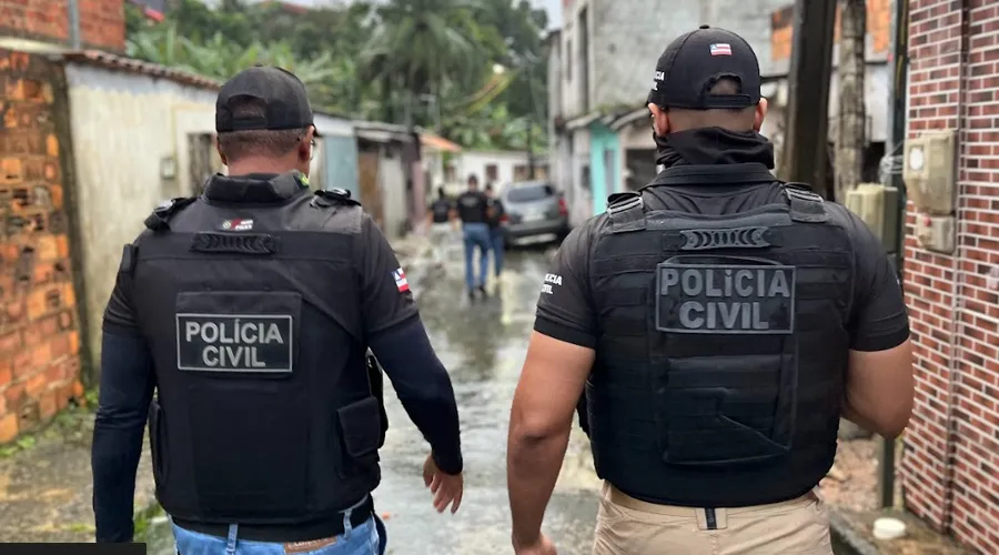 Suspeito de vender drogas em praia de Salvador é preso