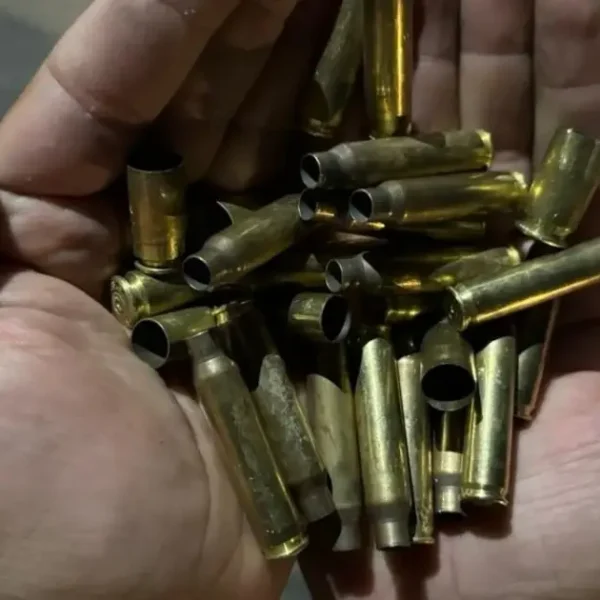 Grupo faz pichações de facção e promove disparos em bairro de Feira de Santana