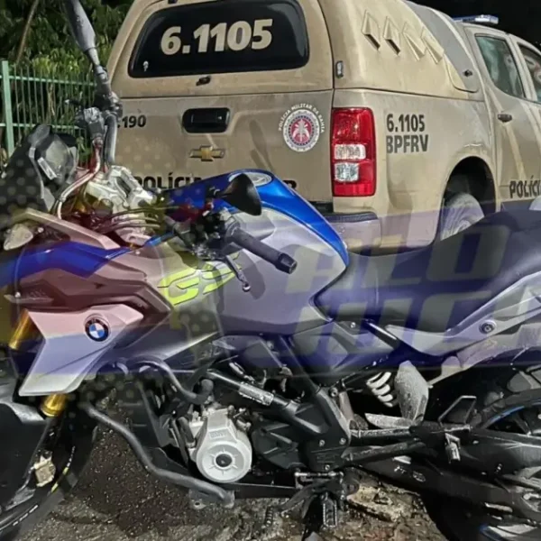 Homem é preso com moto de luxo roubada e placa clonada em Salvador