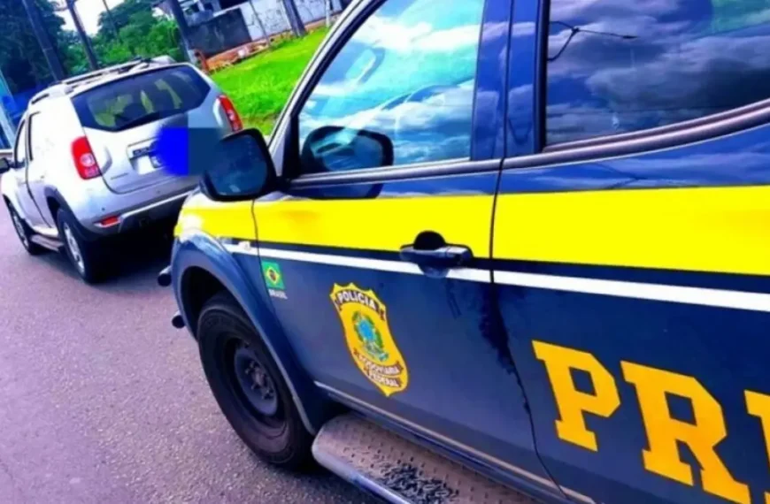 PRF recupera caminhonete roubada e adulterada na BR-324, em Salvador