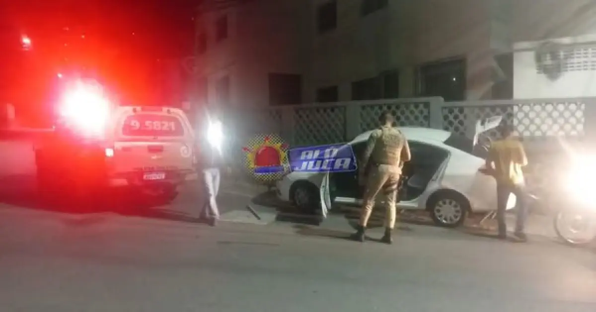 Carro roubado na Rótula do Abacaxi é recuperado após perseguição e troca de tiros na Federação