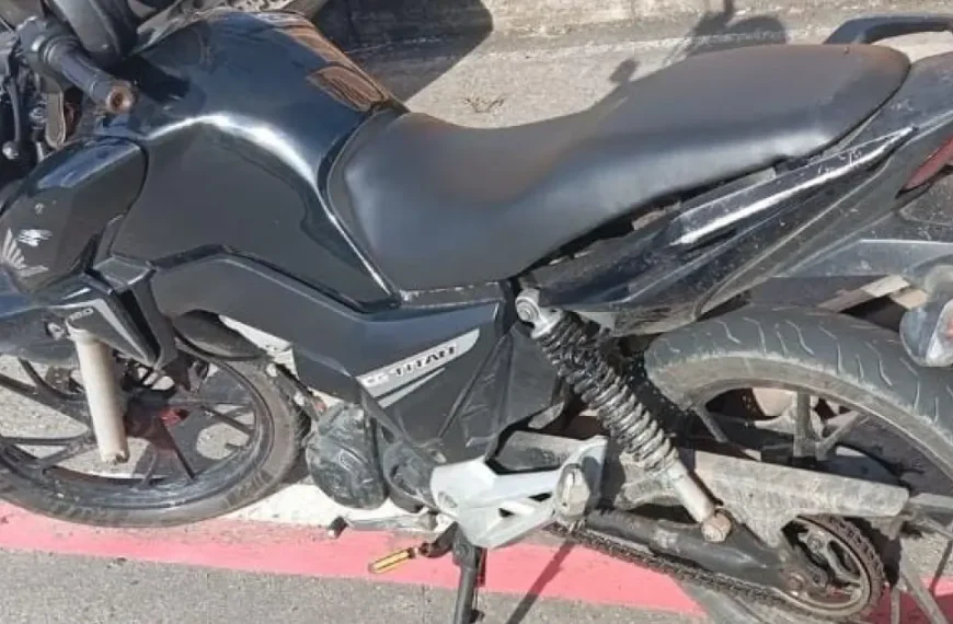 PM recupera moto furtada e prende condutor por receptação na Av. Paralela