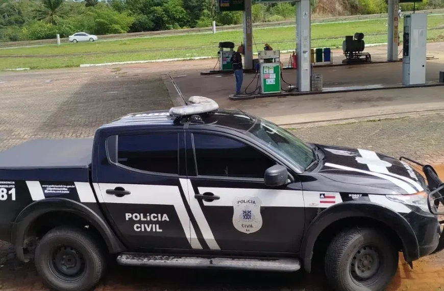 Polícia notifica três postos de combustíveis durante operação em Lauro de Freitas