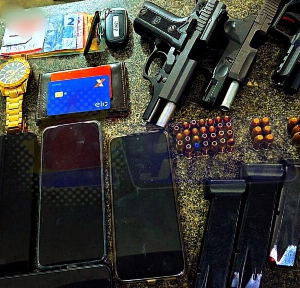 TRIO PRESO: PRF apreende armas, drogas e carro roubado na BR-101 em Santo Antônio de Jesus