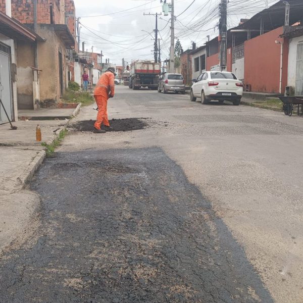 Seman inicia a semana com operação tapa-buraco em diferentes pontos da cidade