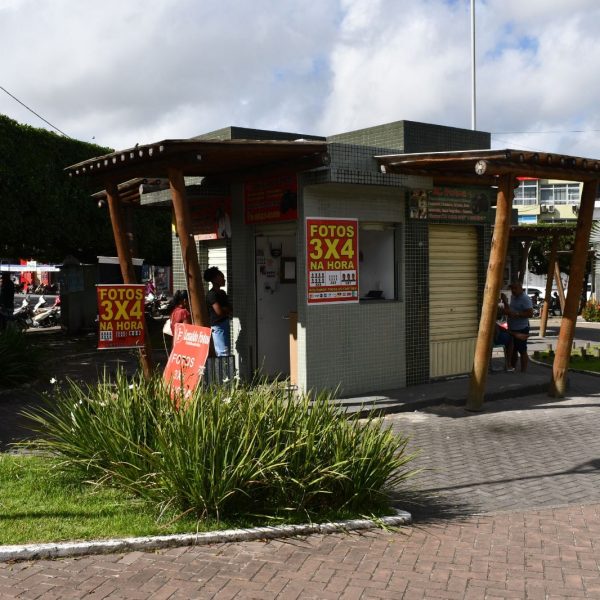 Prefeitura de Alagoinhas faz atualização cadastral de comerciantes de boxes do Município
