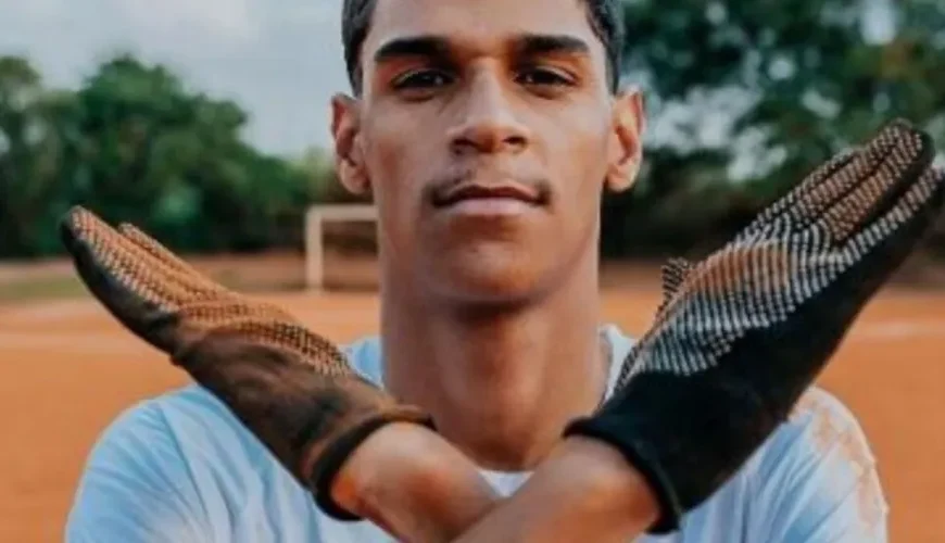 Luva de Pedreiro é internado às pressas em hospital