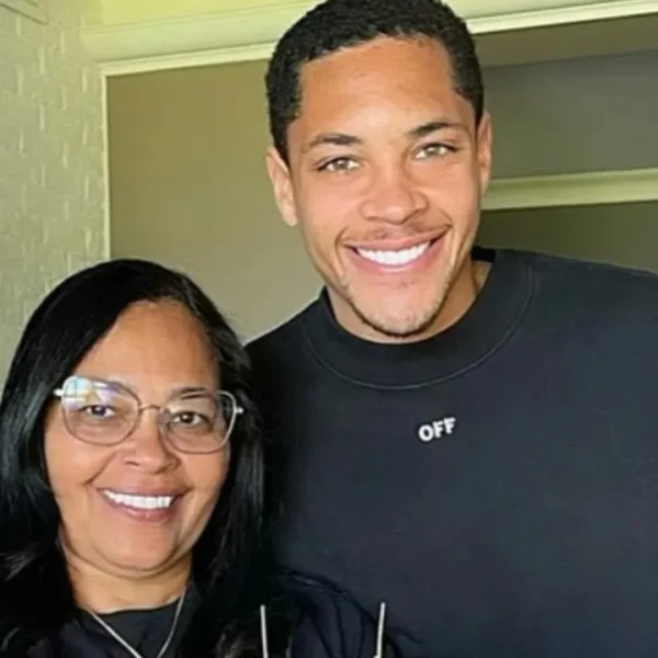 Astro do Palmeiras, Vitor Roque destrói a mãe em áudios: ‘Vagabunda’