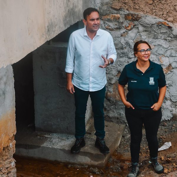 Prefeito Gustavo Carmo visita obras concluídas após fortes chuvas em Alagoinhas