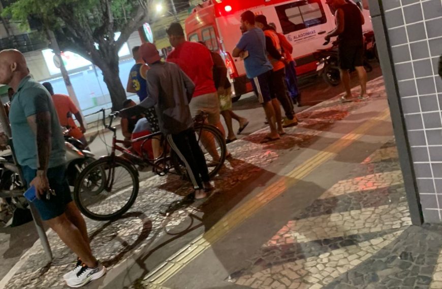 Mulher fica ferida após acidente em frente ao Banco do Brasil em Alagoinhas