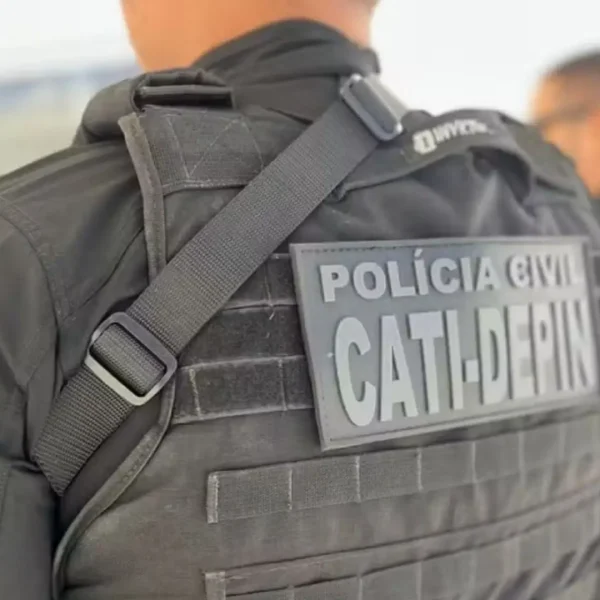 Líder de quadrilha que aplicava golpes de falsos empregos é preso na Bahia Homem suspeito de enganar mais de 100 pessoas em falsos processos seletivo