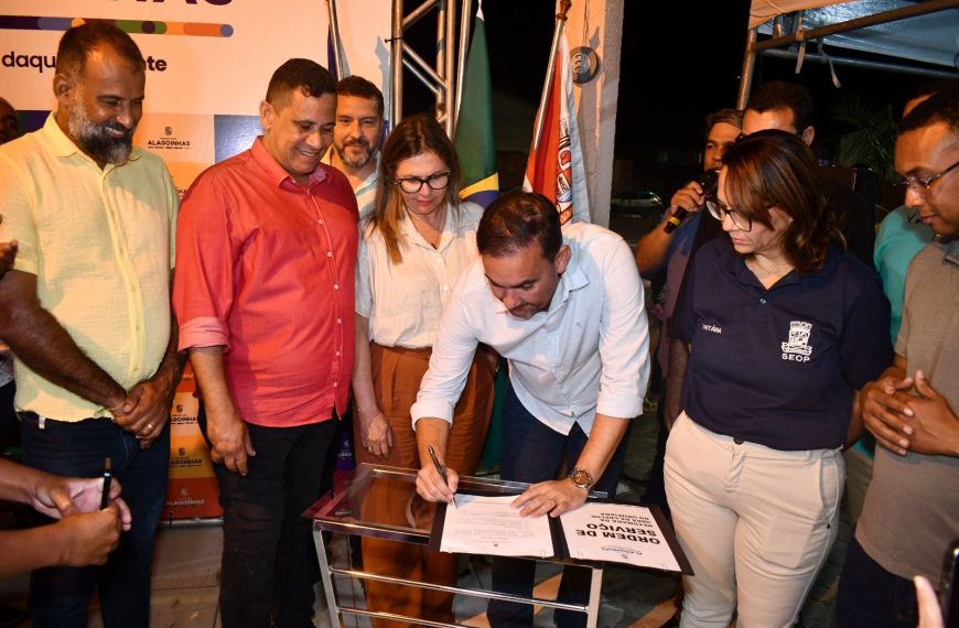 Gustavo Carmo autoriza retomada das obras da creche do Residencial Urupiara