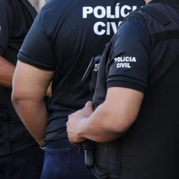 Homem é preso com drogas após tentar fugir de investigadores no Interior da Bahia