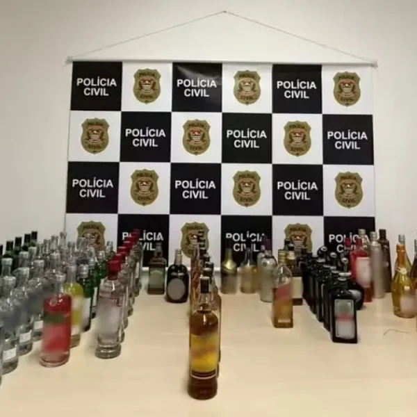 Casos de intoxicação por metanol e tentativa de aumentar punição a falsificadores de bebidas agitam semana em Brasília