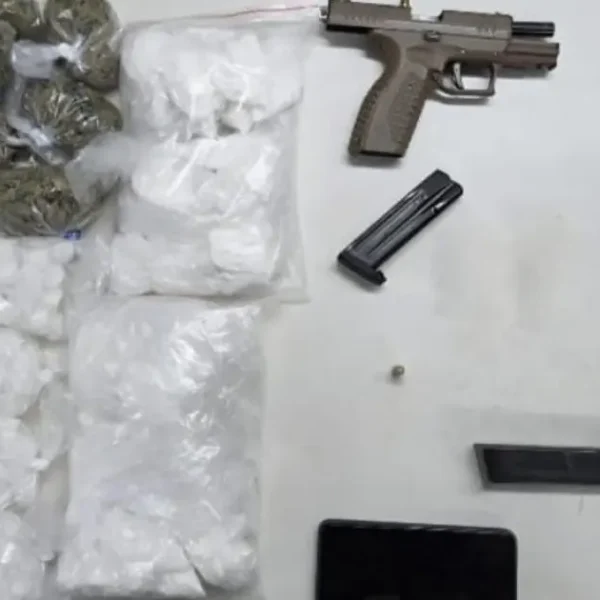 Dois suspeitos são presos com armas e drogas em Boa Vista de São Caetano